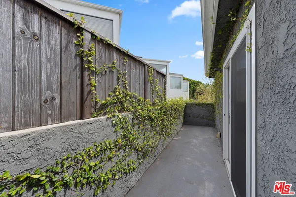 $2,450,000 | 1807 Oak Street, Santa Monica, CA 90405