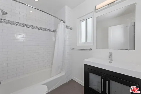 $2,450,000 | 1807 Oak Street, Santa Monica, CA 90405