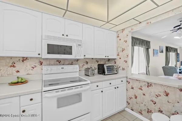 $1,950 | 201 St Lucie Lane, Unit 201, Cocoa Beach, FL 32931