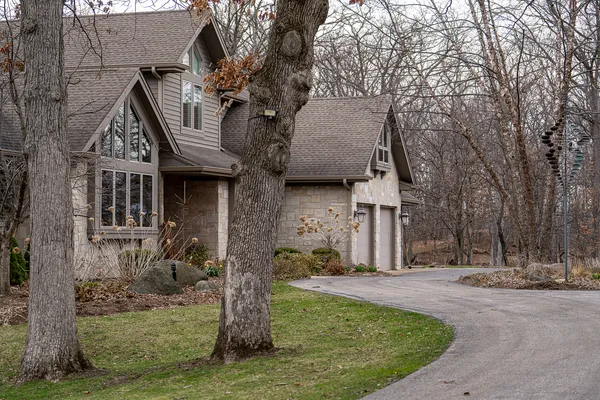 $2,200,000 | 8806 Whispering Pnes Trail, Woodstock, IL 60098