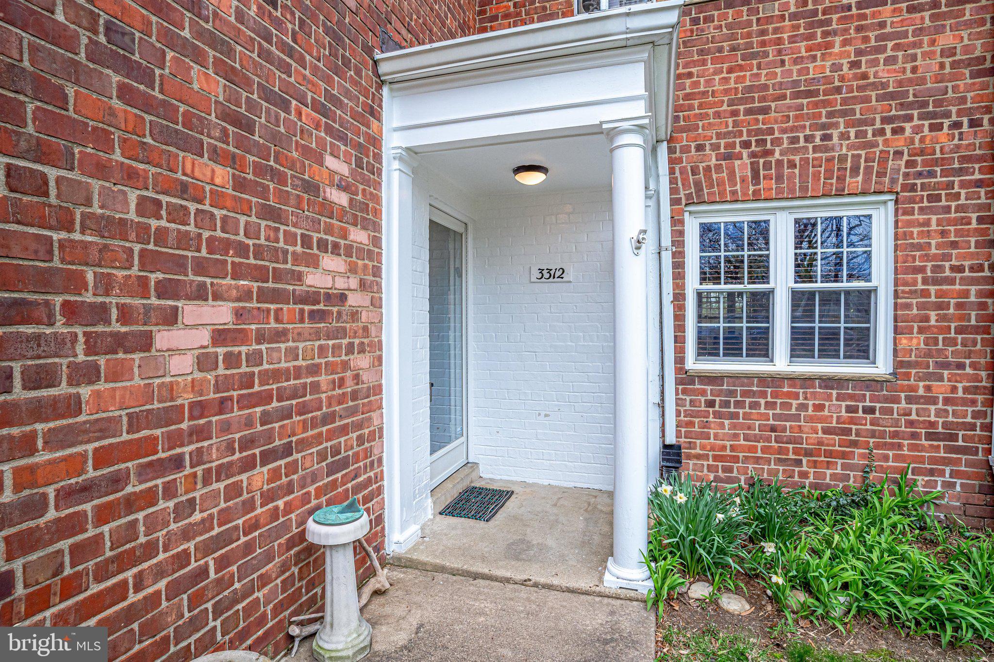 3312 Gunston Road Alexandria, VA 22302 - Photo 7 of 43 Accessible entrance!