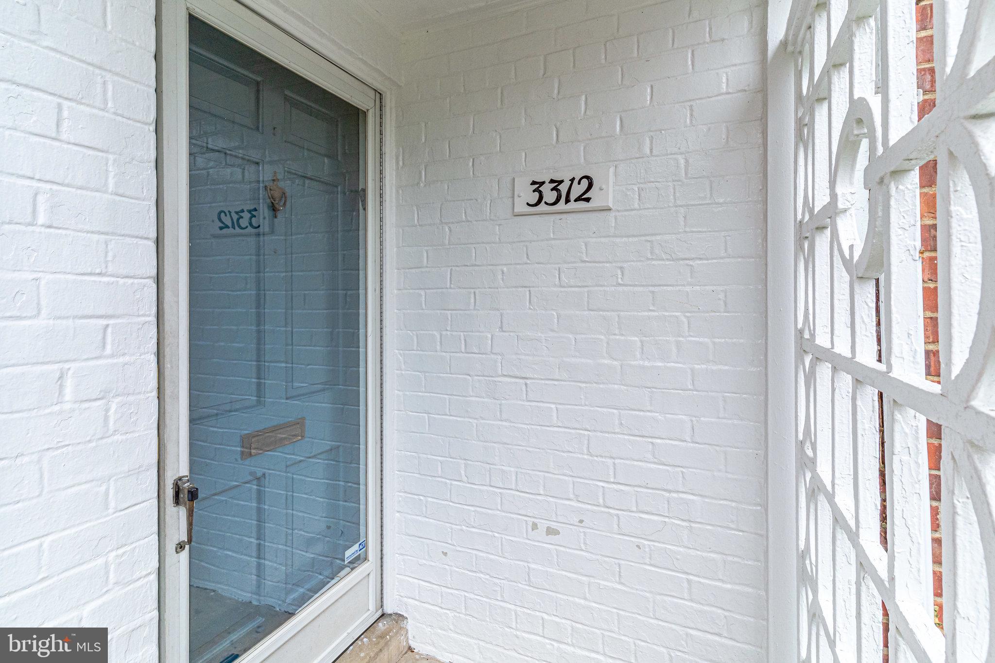 3312 Gunston Road Alexandria, VA 22302 - Photo 8 of 43 Covered entryway!