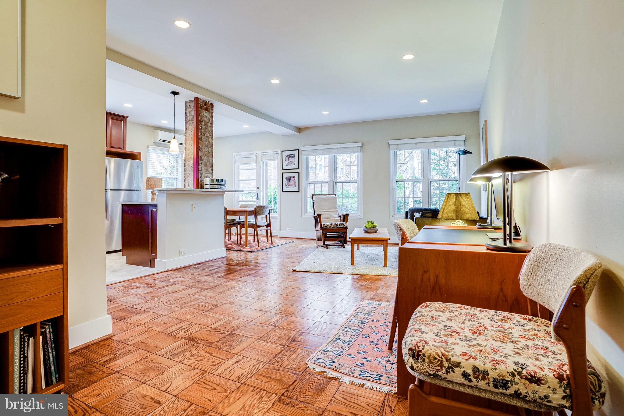 3312 Gunston Road Alexandria, VA 22302 - Photo 42 of 43 Airy, open floor plan.