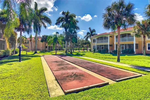 a view of a tennis court