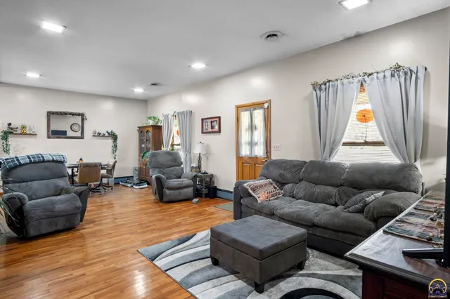 $245,000 | 2801 Main Street, Vassar, KS 66543