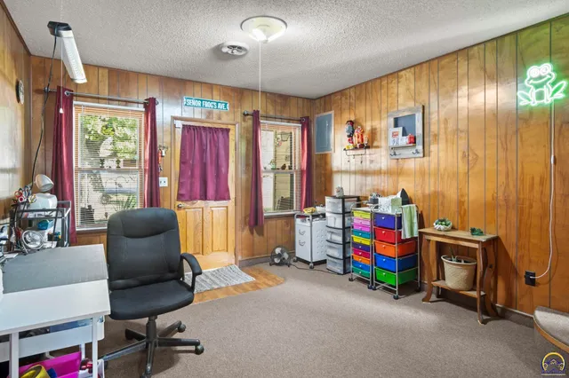 $245,000 | 2801 Main Street, Vassar, KS 66543