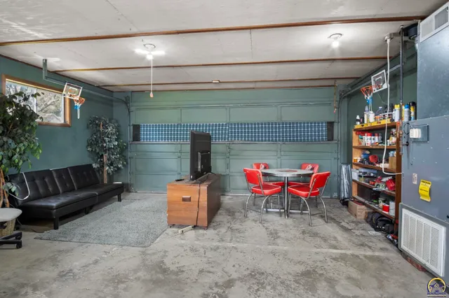 $245,000 | 2801 Main Street, Vassar, KS 66543