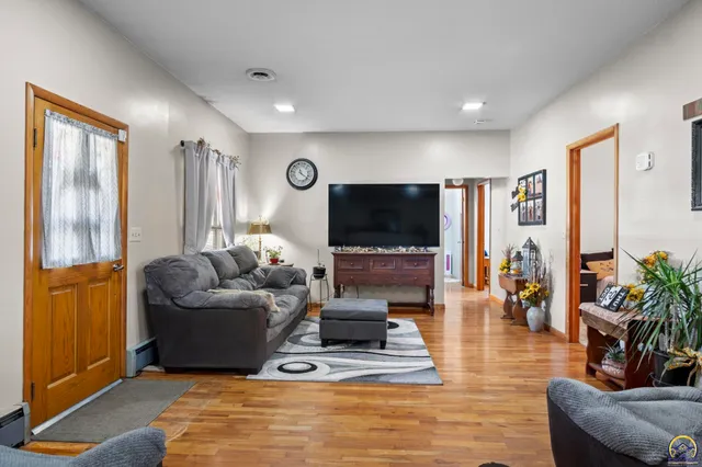 $245,000 | 2801 Main Street, Vassar, KS 66543