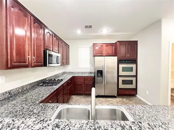 $2,500 | 10555 Winter Grass Drive, Las Vegas, NV 89135