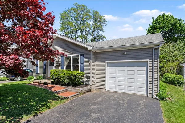 $249,900 | 98 Dewberry Drive, Irondequoit, NY 14622