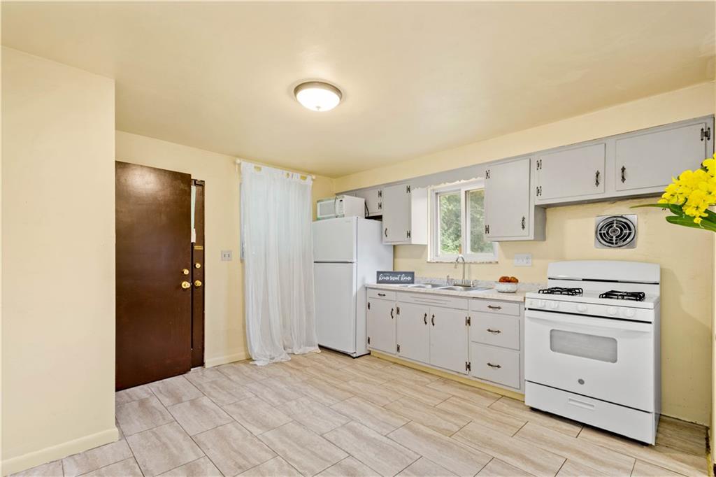4073 Brighton Road Pittsburgh, PA 15212 - Photo 17 of 25 Gallery Image 17