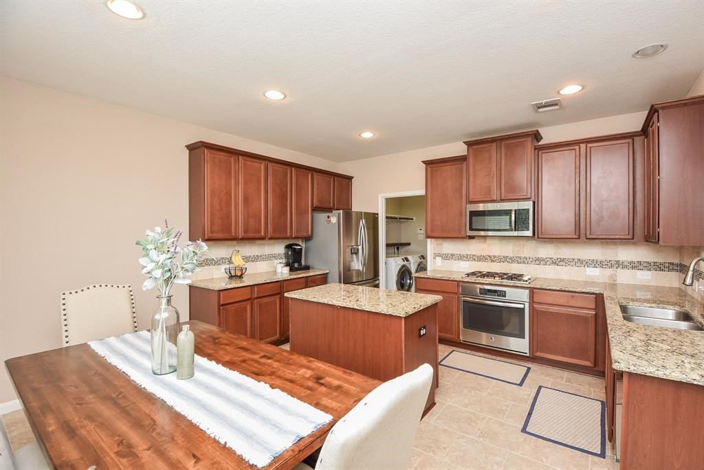 7002 Edwanna Lane Spring, TX 77389 - Photo 8 of 17