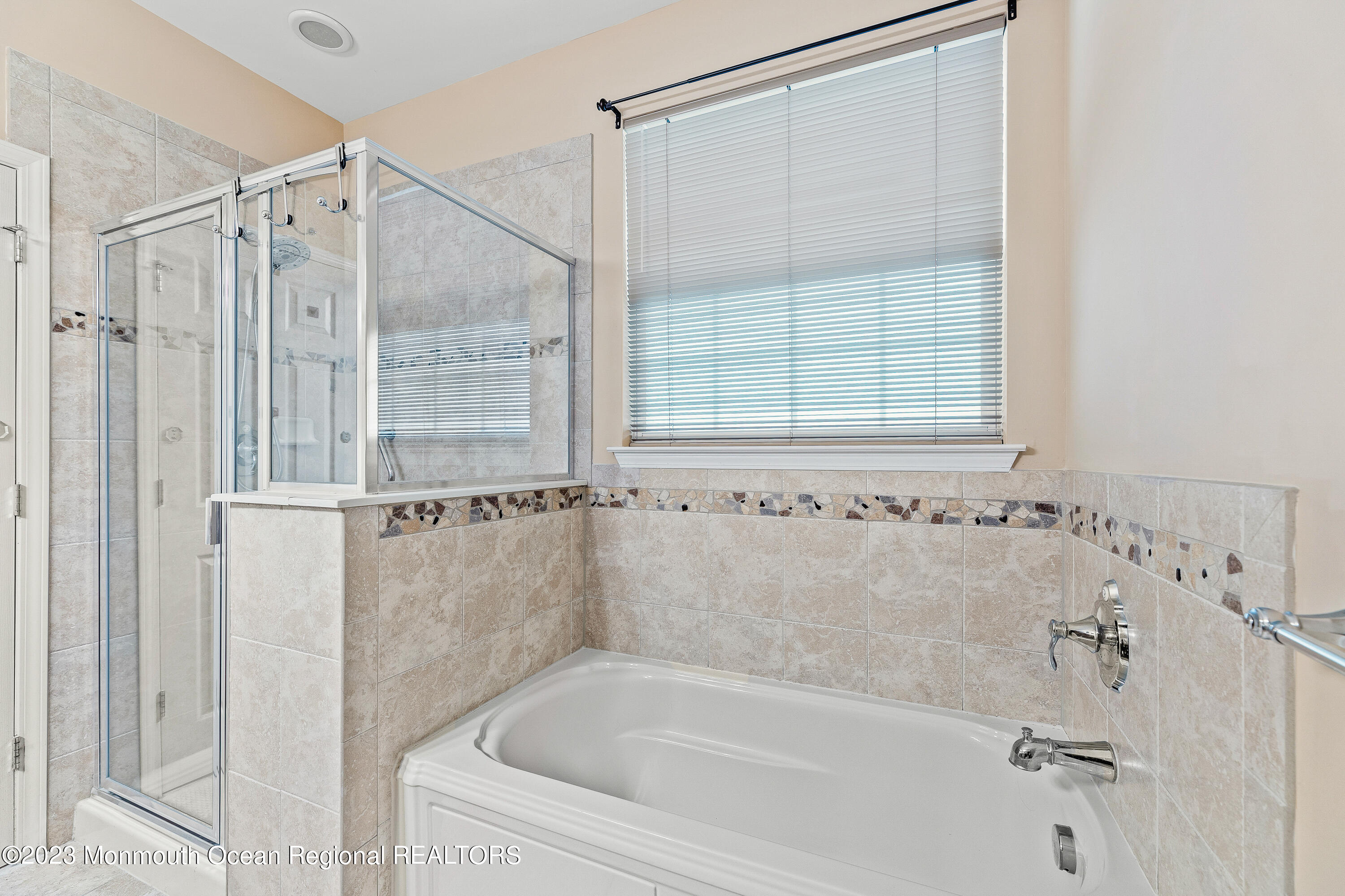 29 Kingston Drive Jackson, NJ 08527 - Photo 22 of 41 SOAKING TUB