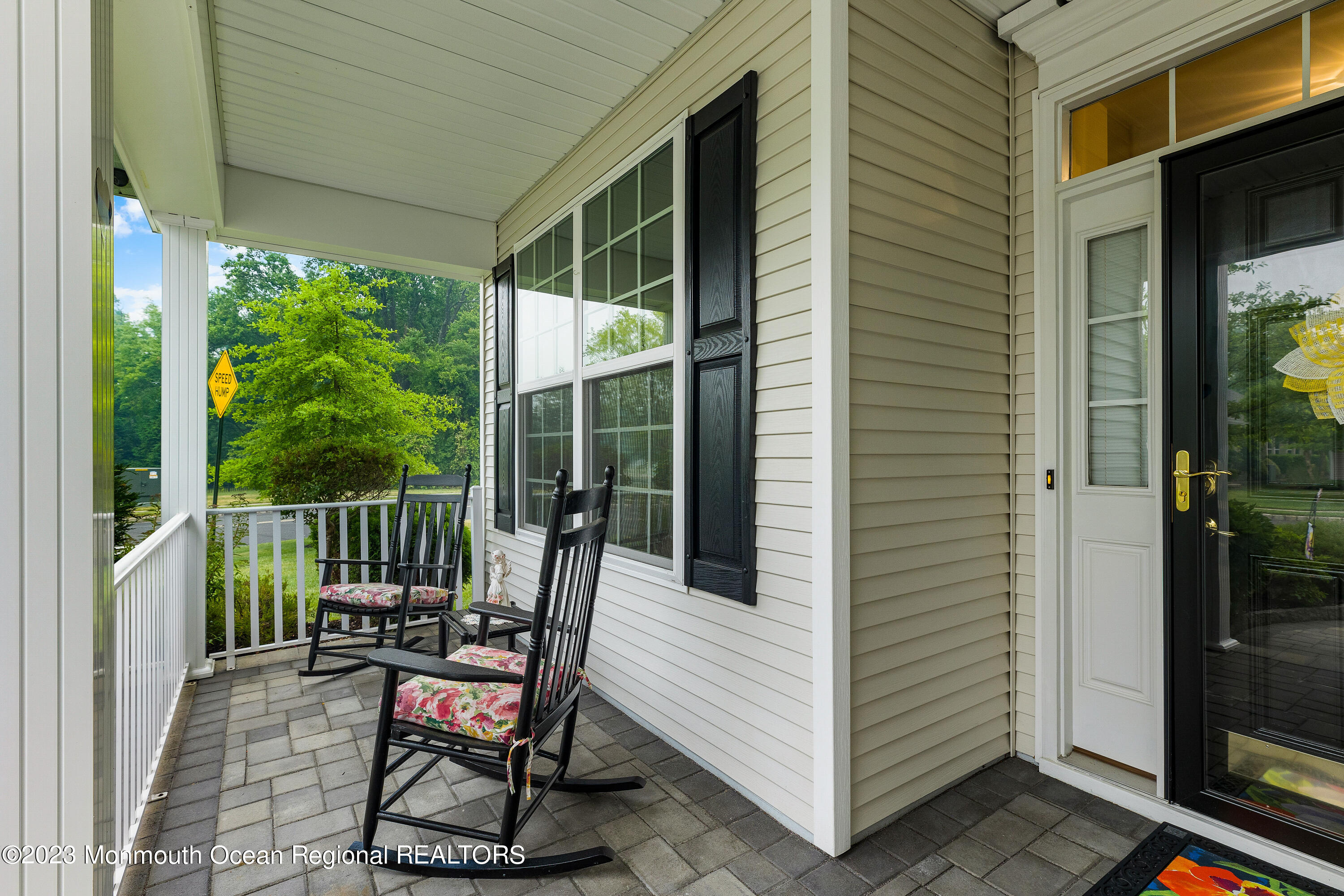 29 Kingston Drive Jackson, NJ 08527 - Photo 4 of 41 FRONT PORCH