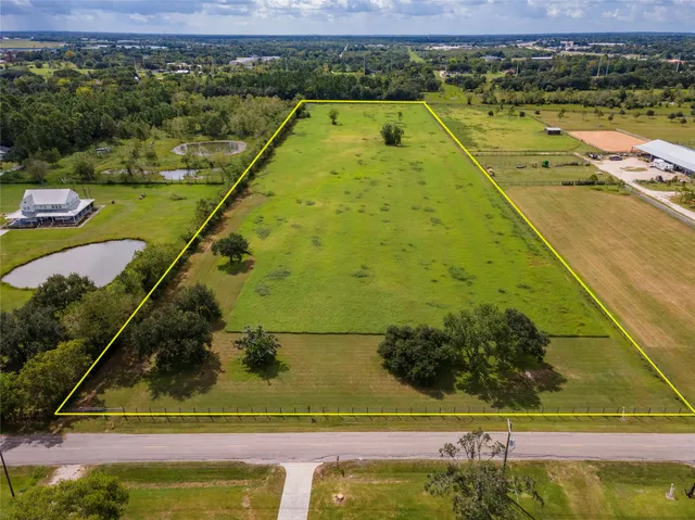 $798,000 | 2126 County Road 367, Alvin, TX 77511