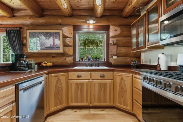 $1,795,000 | 1198 Mountain View Drive, Sandpoint, ID 83864