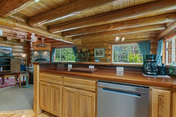 $1,795,000 | 1198 Mountain View Drive, Sandpoint, ID 83864