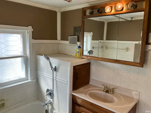 $121,500 | 306 East Main Street, Redkey, IN 47373