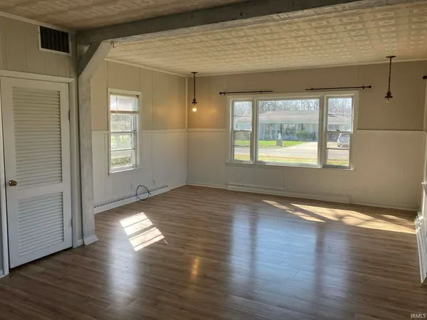$121,500 | 306 East Main Street, Redkey, IN 47373