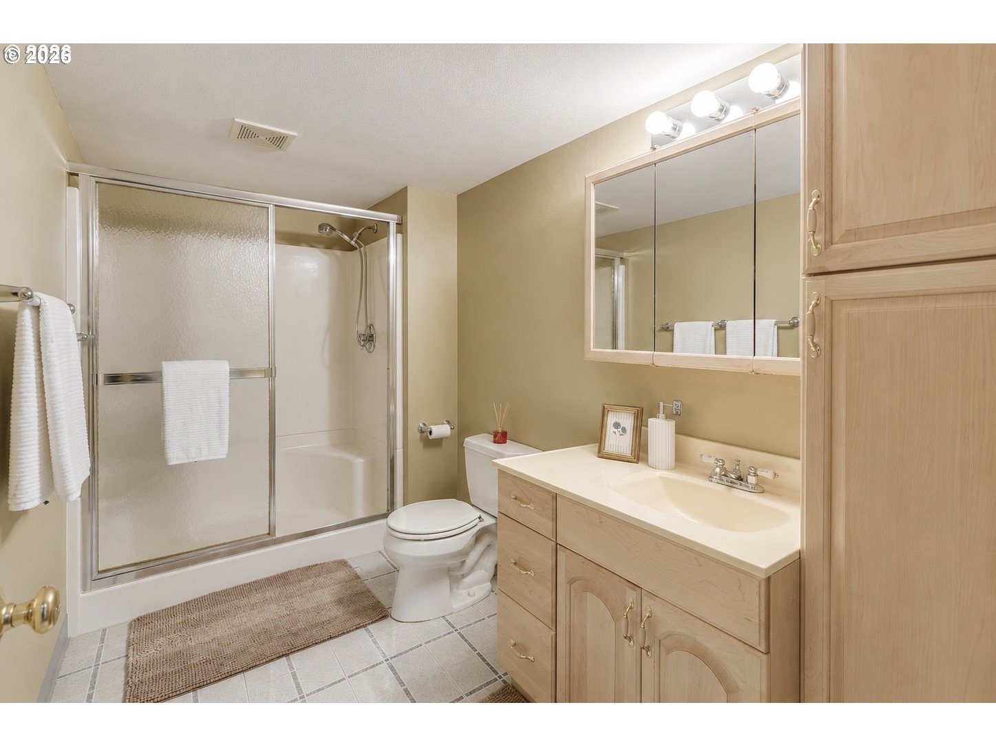 4446 Northeast Irving Street Portland, OR 97213 - Photo 21 of 31 Bathroom