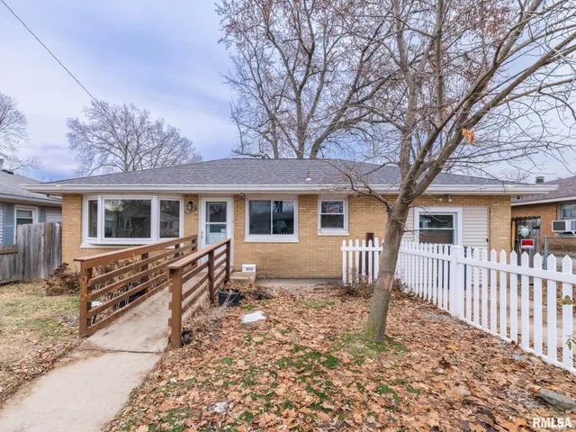 $74,900 | 1010 Black Street, Pekin, IL 61554