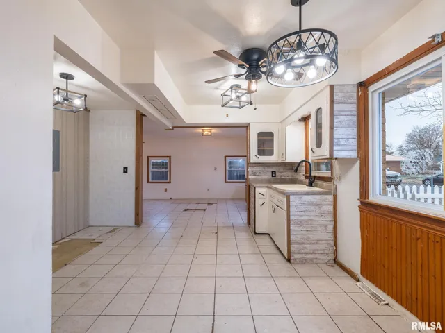 $74,900 | 1010 Black Street, Pekin, IL 61554