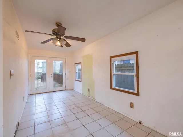 $74,900 | 1010 Black Street, Pekin, IL 61554