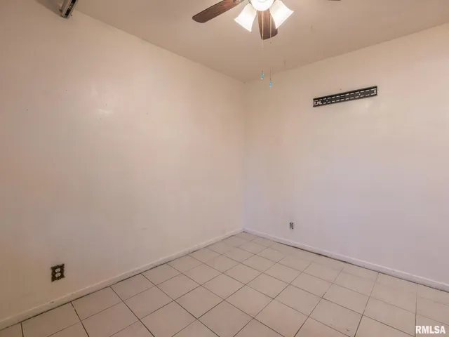 $74,900 | 1010 Black Street, Pekin, IL 61554