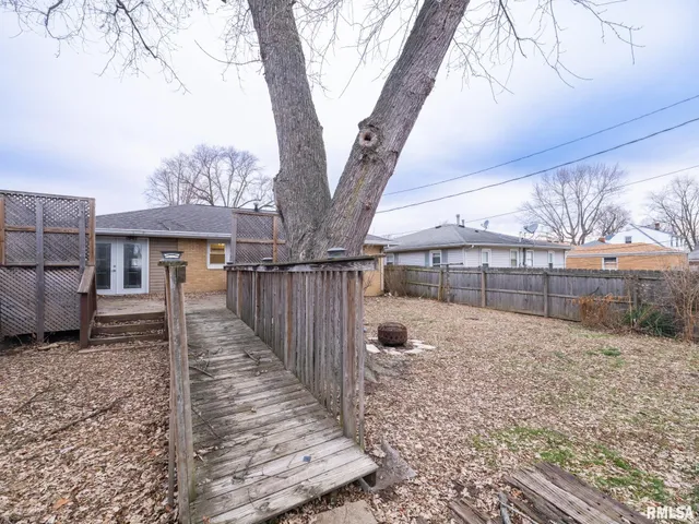 $74,900 | 1010 Black Street, Pekin, IL 61554