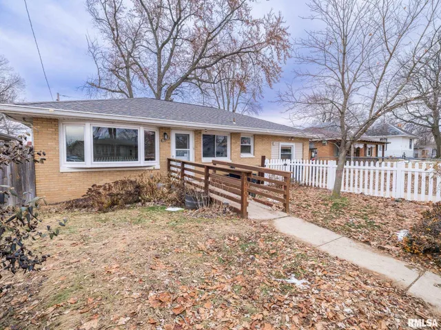 $74,900 | 1010 Black Street, Pekin, IL 61554