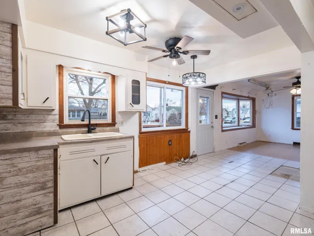 $74,900 | 1010 Black Street, Pekin, IL 61554