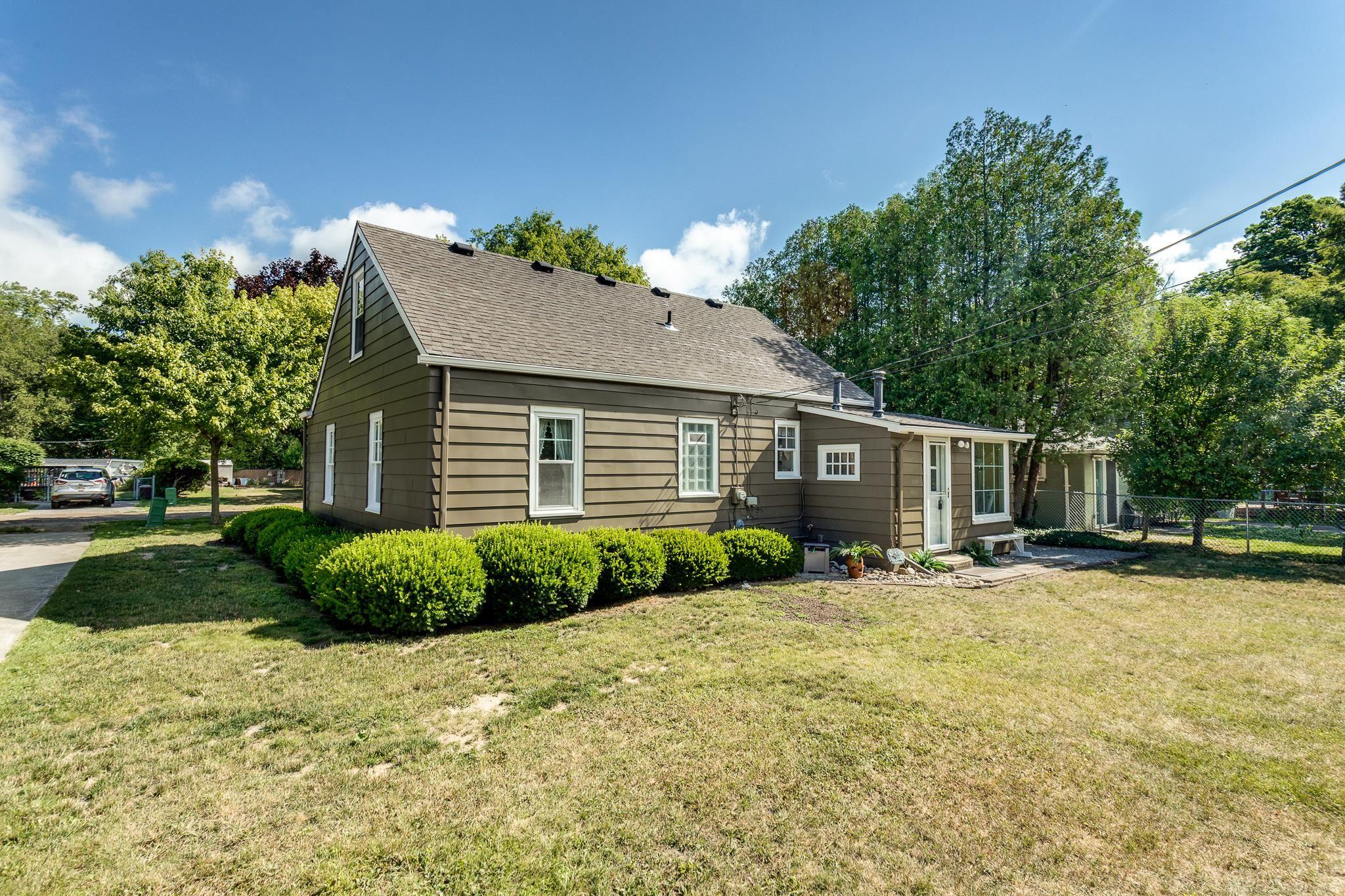 7358 Maple Road Lexington, MI 48450 - Photo 6 of 46 50108290-5.JPG