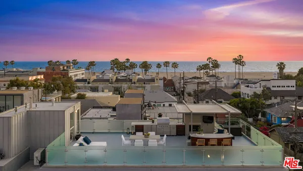 $2,898,000 | 49 Brooks Avenue, Venice, CA 90291
