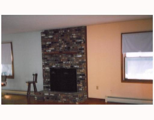 32 Pound Road Westerly, RI 02891 - Photo 5 of 9 Living Room.