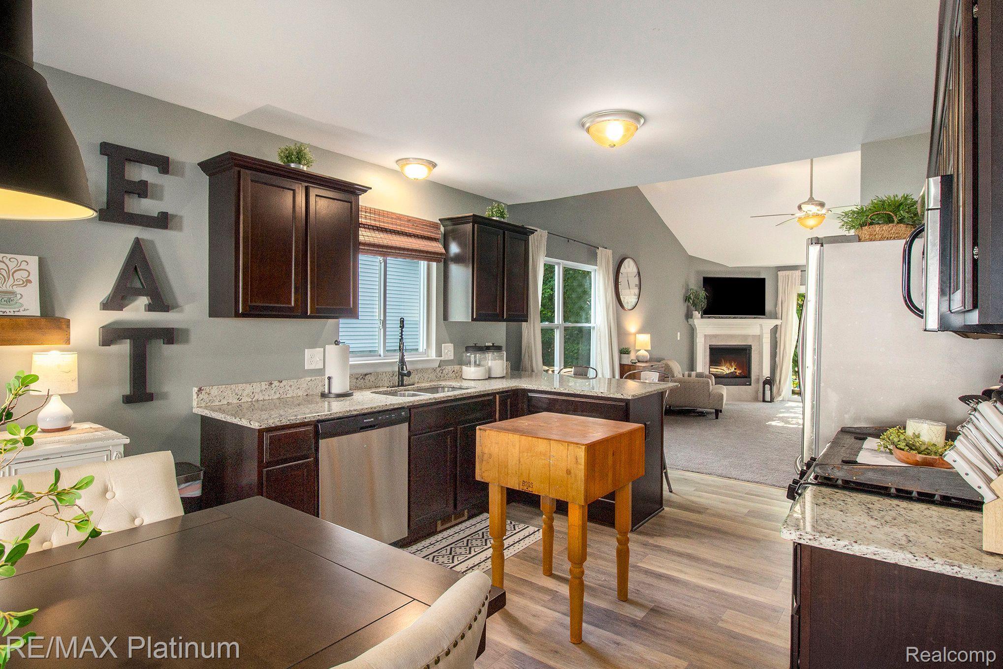 810 Nelson's Ridge Drive, Unit 25 Howell, MI 48843 - Photo 9 of 23 Gallery Image 9