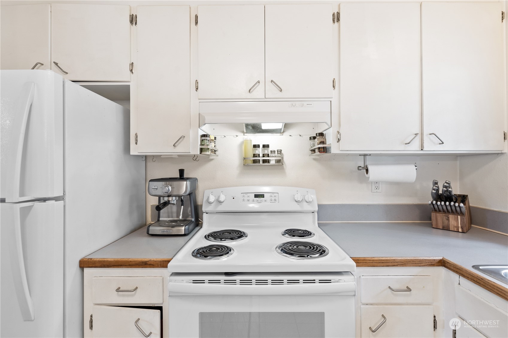 319 170th Place Southwest Bothell, WA 98012 - Photo 11 of 28