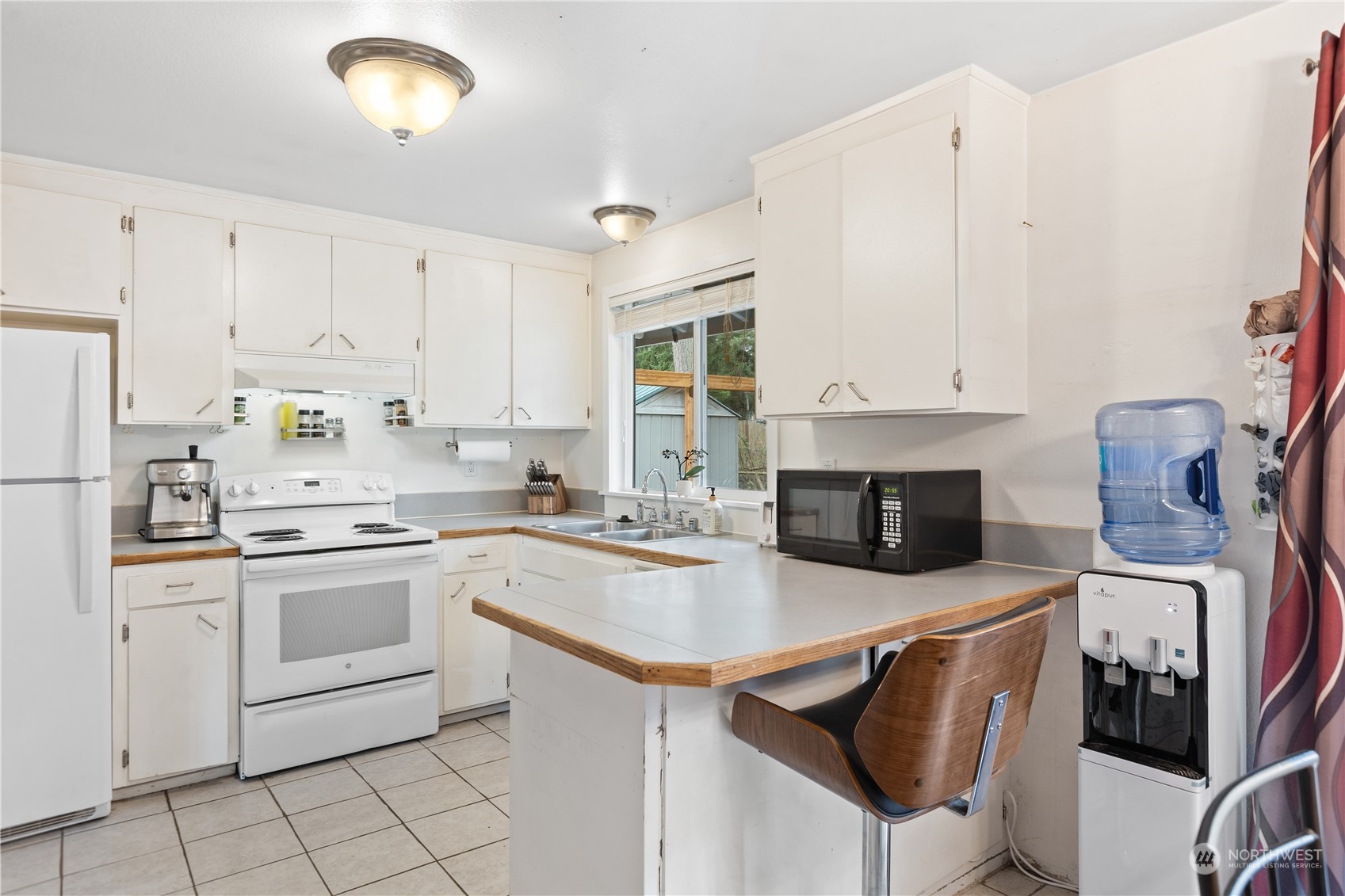 319 170th Place Southwest Bothell, WA 98012 - Photo 9 of 28