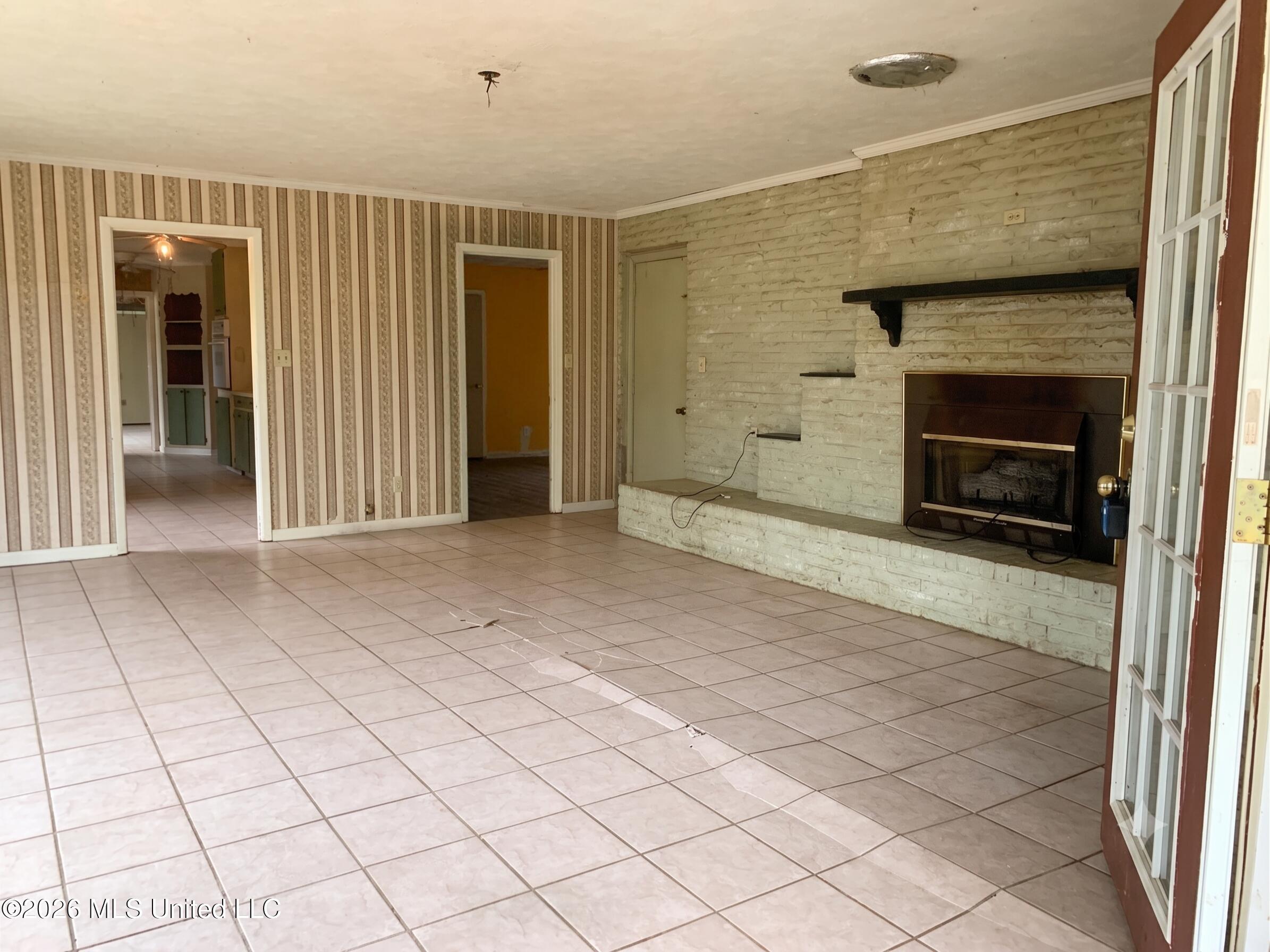 81 Henry Cox Road Monticello, MS 39654 - Photo 4 of 10 3 (Living Room)