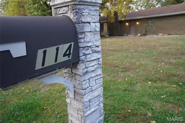 $300,000 | 114 Barnett Drive, Edwardsville, IL 62025