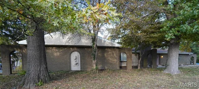 $300,000 | 114 Barnett Drive, Edwardsville, IL 62025