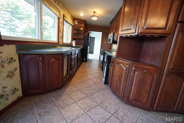 $300,000 | 114 Barnett Drive, Edwardsville, IL 62025