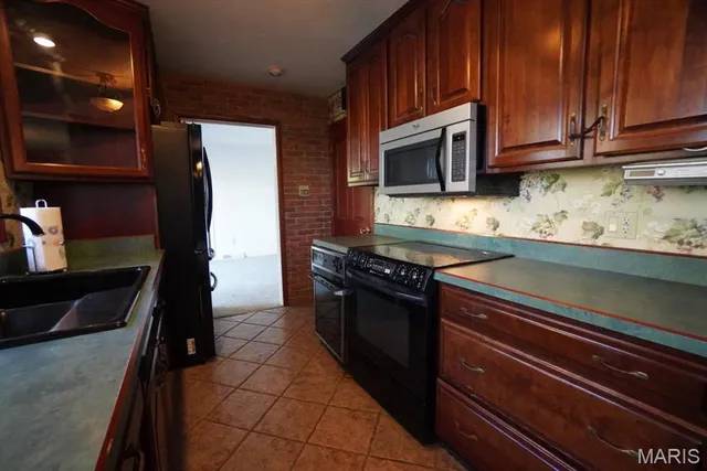 $300,000 | 114 Barnett Drive, Edwardsville, IL 62025