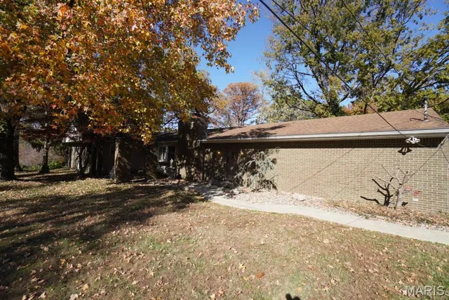 $300,000 | 114 Barnett Drive, Edwardsville, IL 62025