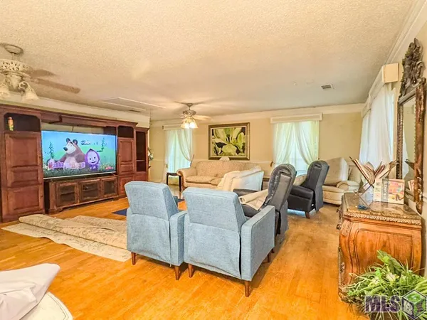 $447,000 | 1024 Hatchell Lane, Denham Springs, LA 70726