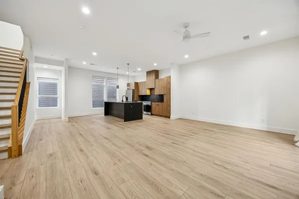 $3,200 | 2206 Arroyo Avenue, Unit 204, Dallas, TX 75219