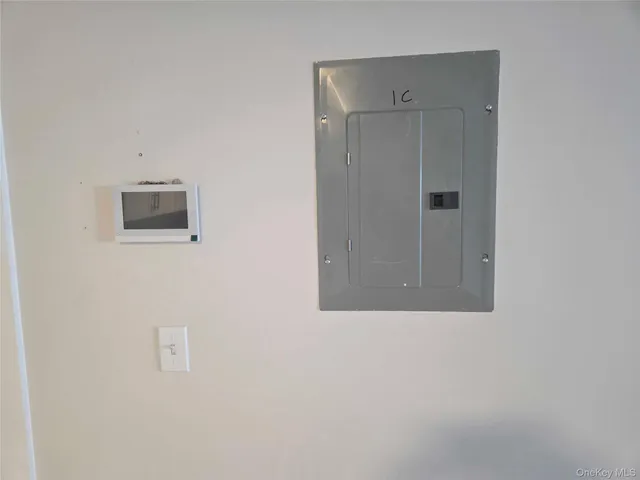 $3,200 | 539 Front Street, Unit 4D, Hempstead, NY 11550