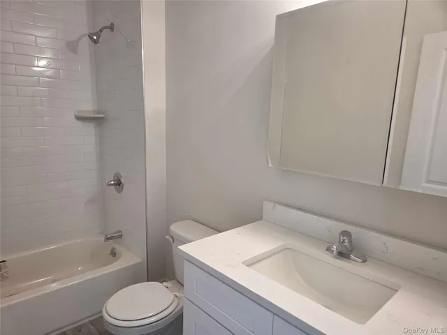 $3,200 | 539 Front Street, Unit 4D, Hempstead, NY 11550