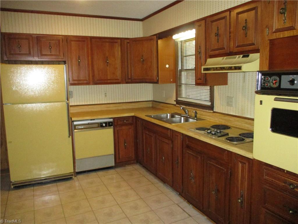 4754 New Walkertown Road Walkertown, NC 27051 - Photo 6 of 22 Gallery Image 6