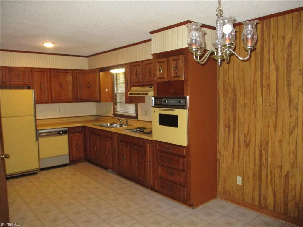 4754 New Walkertown Road Walkertown, NC 27051 - Photo 7 of 22 Gallery Image 7