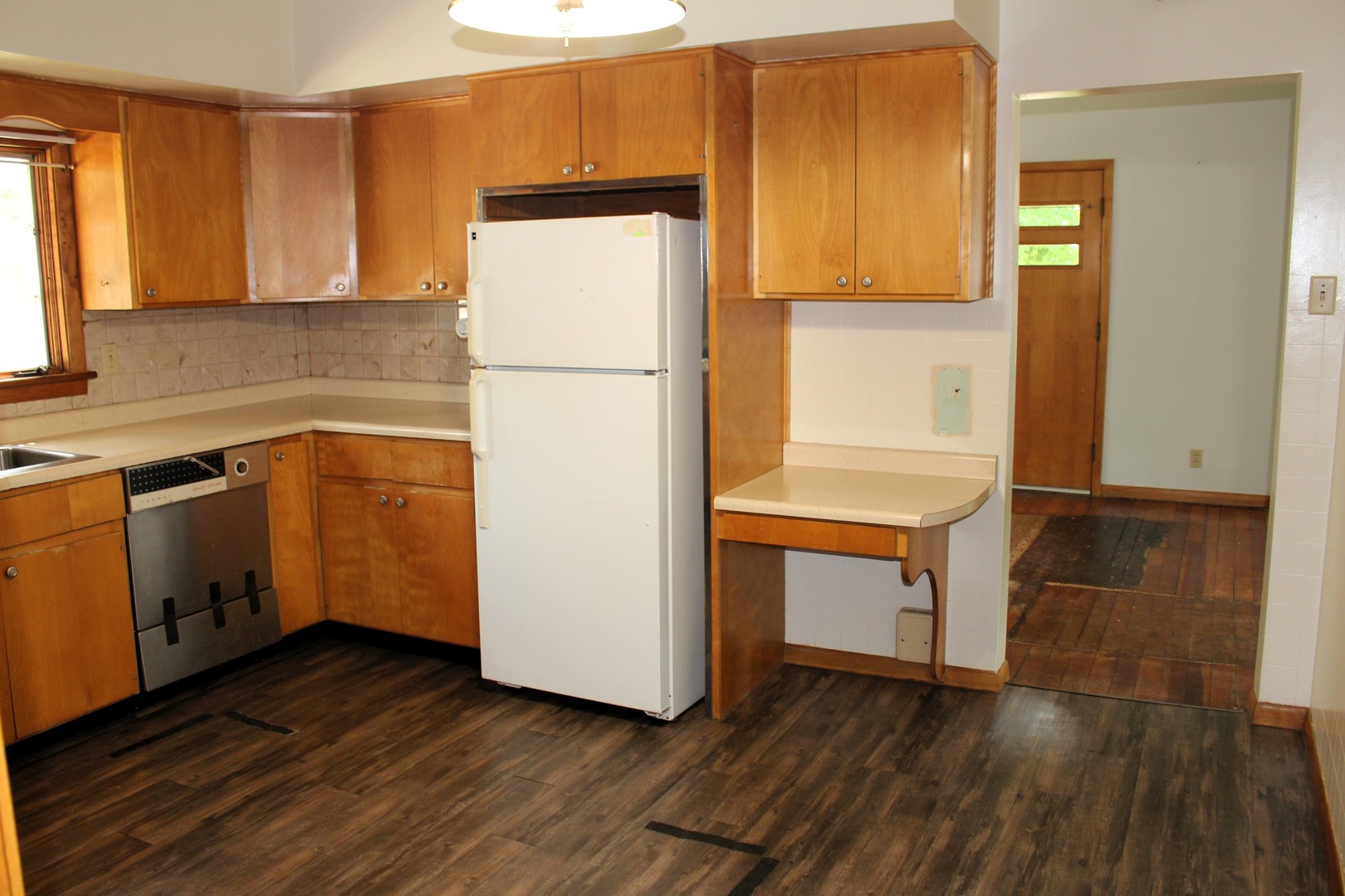 426 South Clinton Street Clinton, IL 61727 - Photo 8 of 27